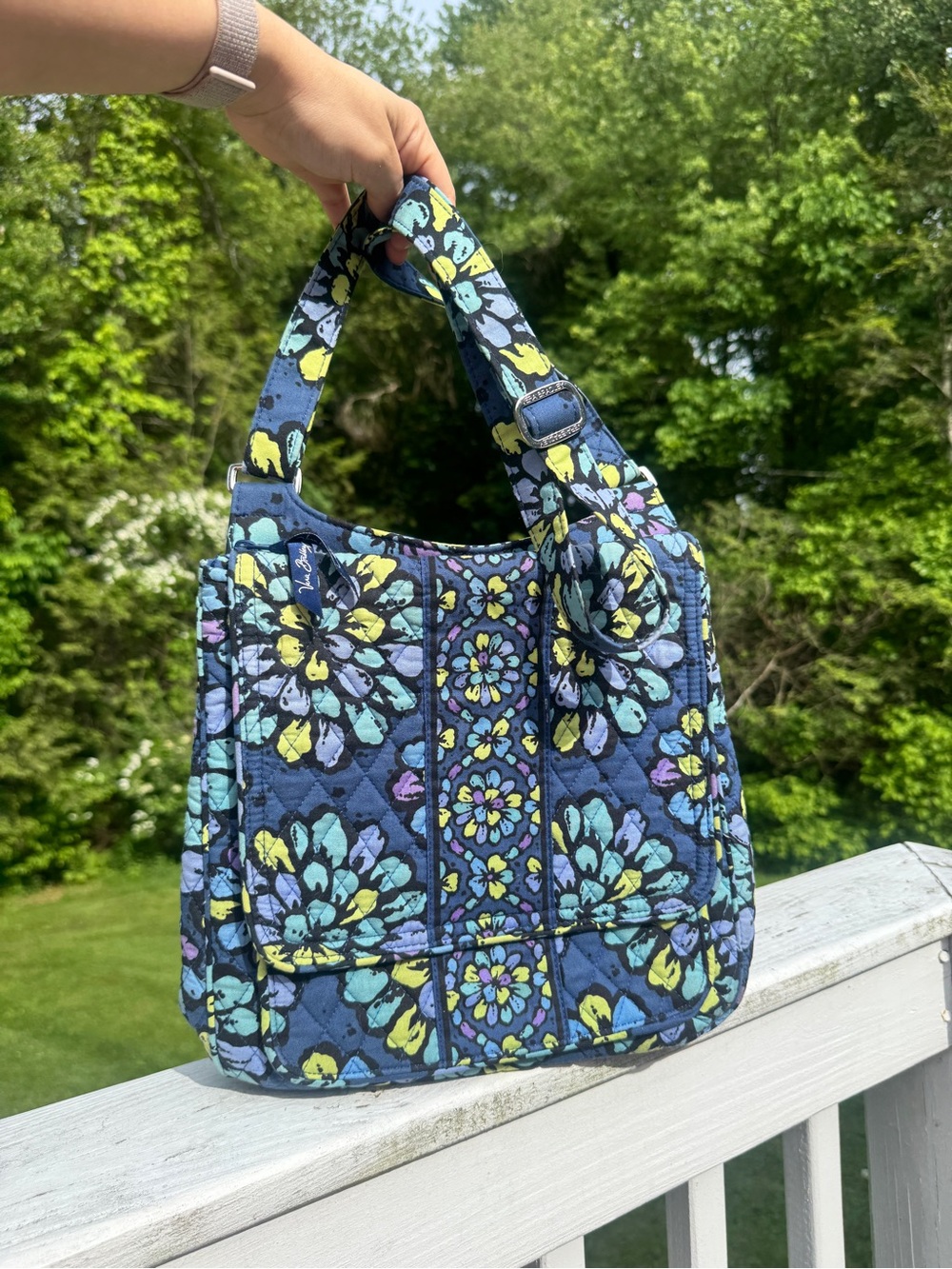 Vera Bradley Mailbag Shoulder Bag Indigo Pop Retired Pattern Quilted Crossbody